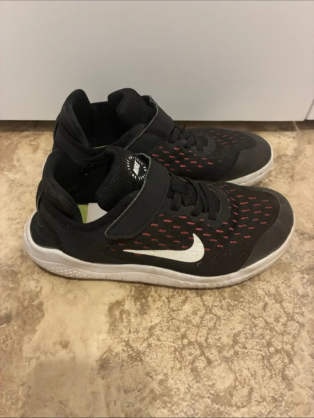 Nike Black Athletic Sneakers with White Swoosh and Red Stitching 2Y - Picture 3 of 9